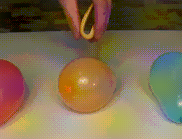 如何用橙子弄破一个气球，有些气球不要试，会出人命